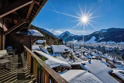 Image de Supreme Alpine Chalet sleeping 12-15 with indoor pool, sauna, hammam, solarium, hot tub, and gym