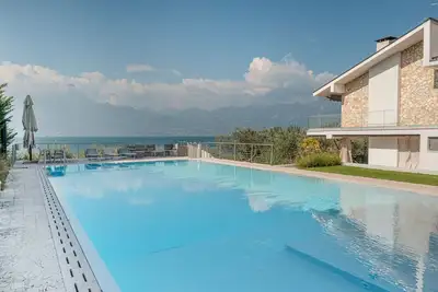VillasGarda - Villa Lorena Carbona