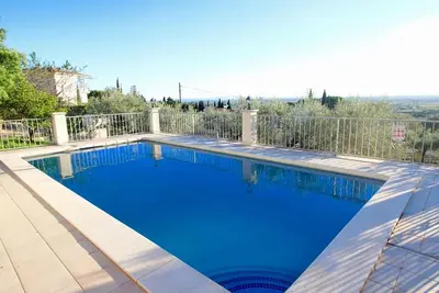 Image de Casa con vistas y piscina en plena naturaleza