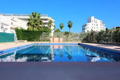 Image de Maison en front de parc, proche plage dog-friendly, terrasse avec barbecue, climatisation, piscine.