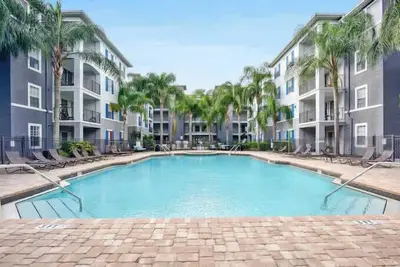 Image de Budget-Friendly! 1mi to Usf w Pool & Gym