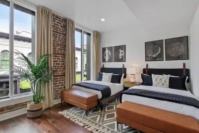 Image de Savannah Historic Condo | Vibrant Nightlife