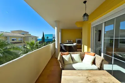 Image de Appt avec Piscine: Golf et Plage.
