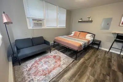 Image de Stay on Spring, Sleeps 2, Suite, Dtsf, Pet Friendly, #4