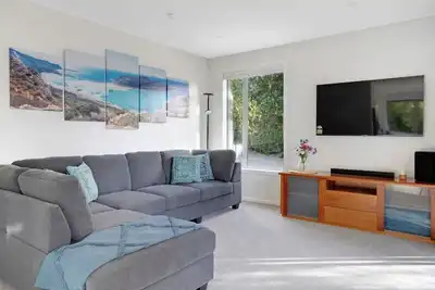 Image de Red Beach Hideaway with Bbq and Air-con
