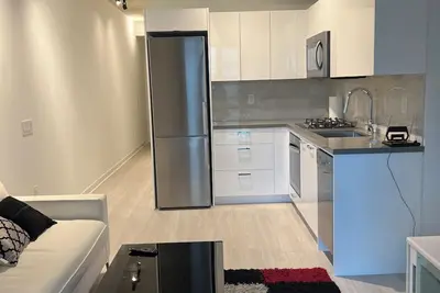 Image de Furnished Downtown Toronto Condo next to Mt Sinai, Ocadu and U of T.