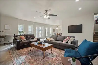 Image de Turkey Mountain Bungalow - Walk to the Trails