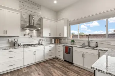 Image de Luxury 4-bedroom house in enchanting Albuquerque