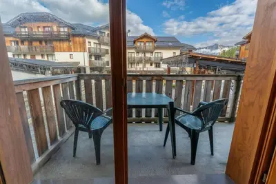 Image de Centre station, 1er étage, remise en forme, piscine, sauna, balcon, télévision, casier à ski, 37m²