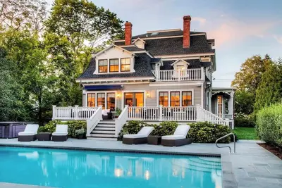 Image de Downtown Victorian by Stay Newport