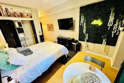 Image de Charming 5 Star Private Room in Safe Neighborhood! Must See!