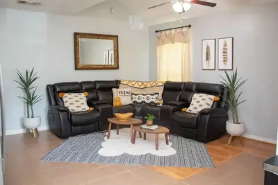 Image de Boot Scoot'n In the Stockyards. 3 bedrooms/2 bath