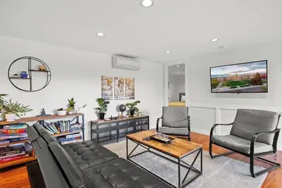 Image de Lakefront Escape & Water Access