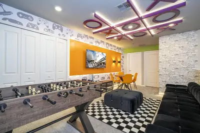 Image de 1268- Great 5 Bedroom Home, Pool & Game Room