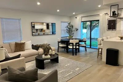 Image de Casa Calma\n2 min to Famous Atlantic Ave, Pool coming Sept 2025