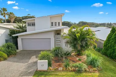 Image de Flynns Executive Coastal Home - pool, beach, aircon