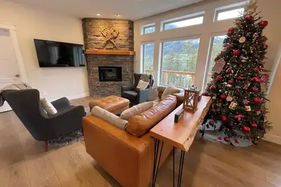 Image de Modern mountainside retreat with incredible views and location
