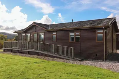 Image de Crathie Lodge, country holiday cottage, with a garden in Caol