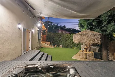 Image de 4-bedroom villa in enchanting Los Angeles Jacuzzi