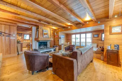 Image de Chalet \"Belledonne\" avec vue sur les montagnes, terrasse privée et Wi-Fi