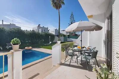 Image de Villa 'Martinique' avec piscine partagée, Wi-Fi et climatisation