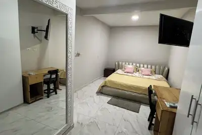 Image de Large room with 2x2 bed