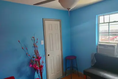 Image de This stylish space has a hometown vibe w/ inexpensive transport to downtown Nola