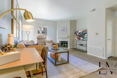 Image de Spacious 3-bedroom apartment with WiFi, Ac in awesome North Las Vegas