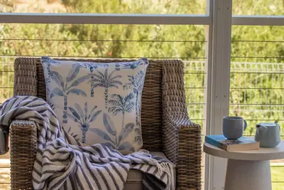 Image de Ocean views, Sunset on the rear deck, Pet friendly.