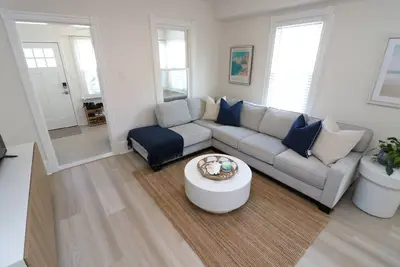 Image de Just renovated 3 bed 2. 5 bath townhome in Ventnor. 3 blocks to the beach