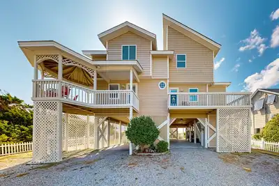 Image de Oceanfront home with private pool and direct beach access