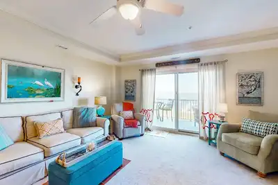Image de Ocean view condo with shared pool, fitness room, & balcony
