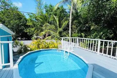 Image de Cozy 2br Retreat with Hot Tub!
