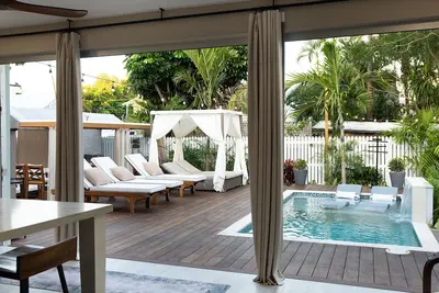 Image de Carysfort Reef Light Suite | 1 bed, 1. 5 bath poolside cottage