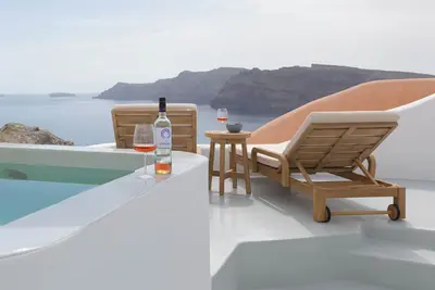 'Little Rock Villa'. Fall in love with the most breathtaking location in Oia