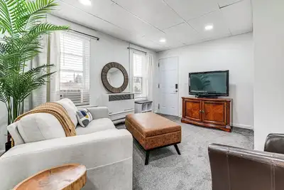 Image de 13 Mi to Buffalo: Cozy Apartment in Depew!
