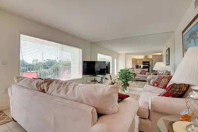 Image de 3 Mi to Ocean: Riverfront Unit in Vero Beach!
