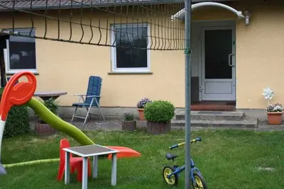 Image de Maison de vacances 'Wohlfühlurlaub' avec terrasse privée et jardin privé