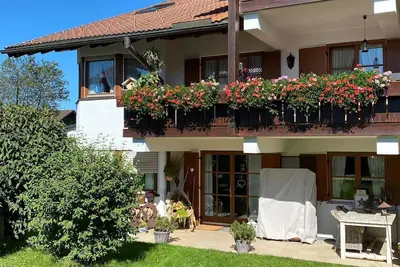 Image de Appartement \"Chaletwohnung Alpenglück\" avec terrasse privée, jardin privé et Wi-Fi