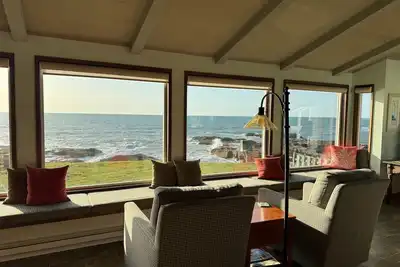 Image de New Listing! Fantasea! Enjoy dramatic crashing waves, fireplace, dog friendly!