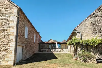 Image de Charmante maison au coeur du Périgord Noir avec piscine