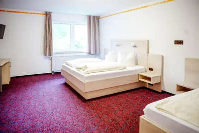 Image de Comfortable and versatile room -perfect for relaxation, work and exchange