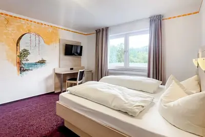 Image de Comfortable and versatile room -perfect for relaxation, work and exchange