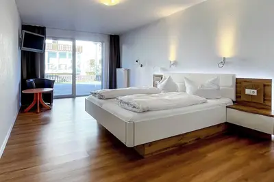 Image de Comfortable and versatile room -perfect for relaxation, work and exchange