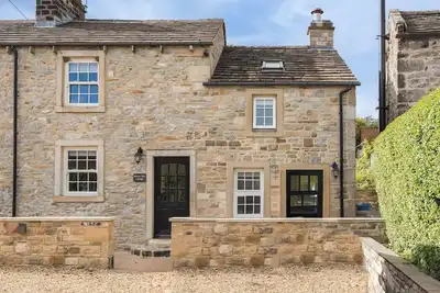 Image de Superb 3 bed cottage home in the pretty Dales Village of Hetton, with hot tub
