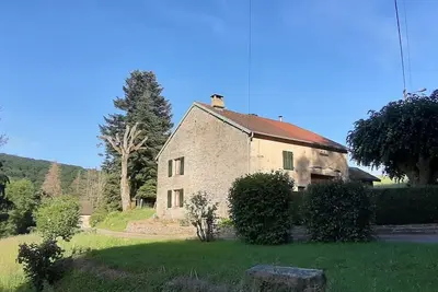 Image de Authentique fermette rénovée avec cheminée dans les Vosges