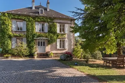 Image de Manoir de Charme avec Piscine Couverte et WiFi dans les Vosges du Sud