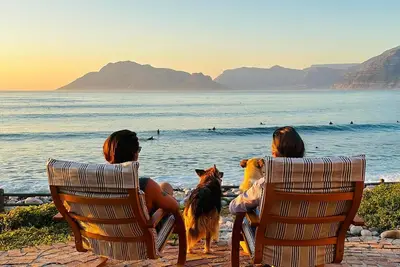 Image de Beach House on the rocks | Sleeps 2–10 + Pets*