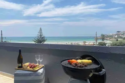 Image de Sun, Sea & Sand | Beachfront Stay w/ Garage