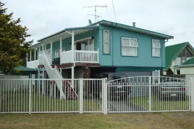 Image de Spacious 4br House Near Marina & Town, Secure Yard